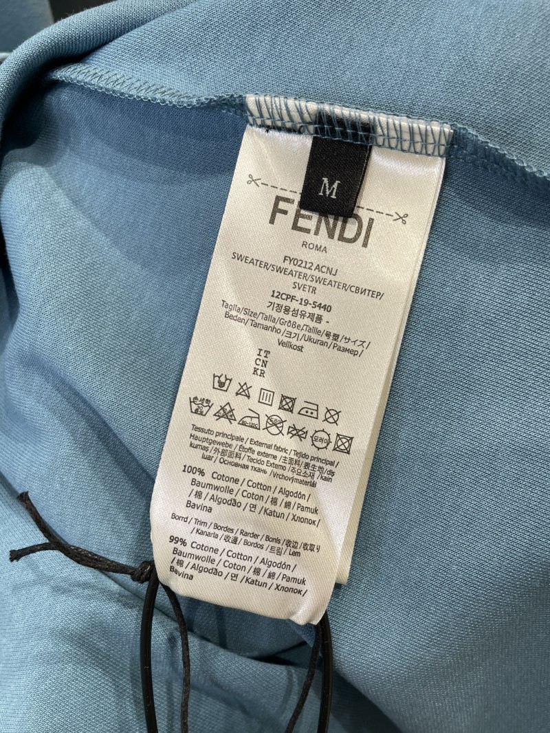 Fendi Metal Logo Minimalist Short-Sleeve T-Shirt 3 8