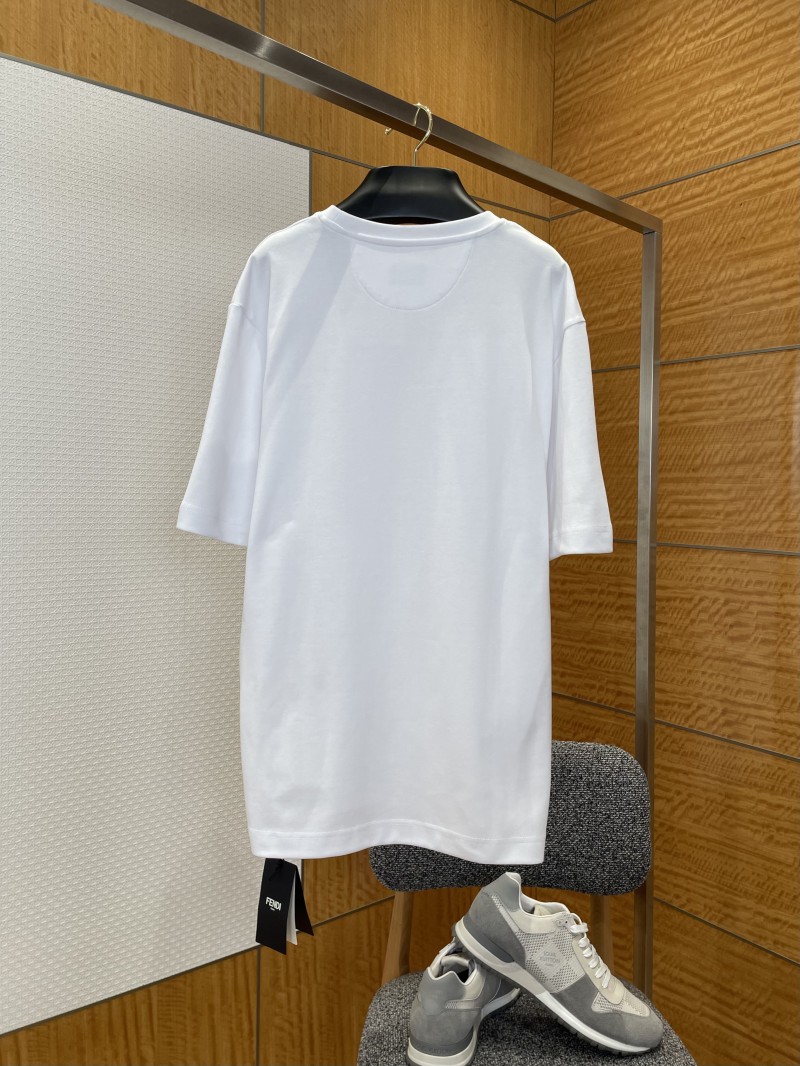 Fendi Metal Logo Minimalist Short-Sleeve T-Shirt 4 1