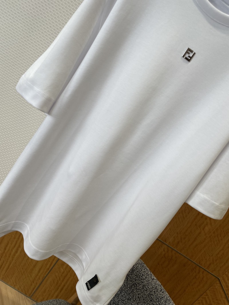 Fendi Metal Logo Minimalist Short-Sleeve T-Shirt 4 3