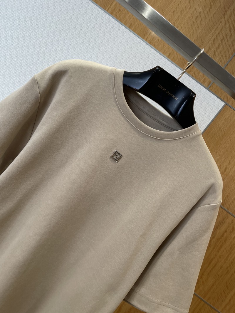 Fendi Metal Logo Minimalist Short-Sleeve T-Shirt 5 2