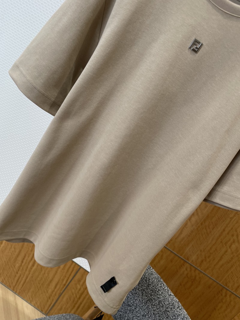 Fendi Metal Logo Minimalist Short-Sleeve T-Shirt 5 3