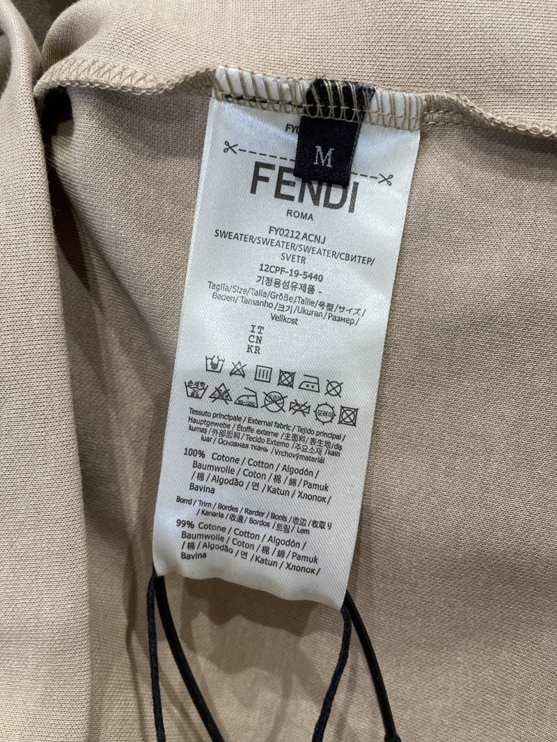 Fendi Metal Logo Minimalist Short-Sleeve T-Shirt 5 8