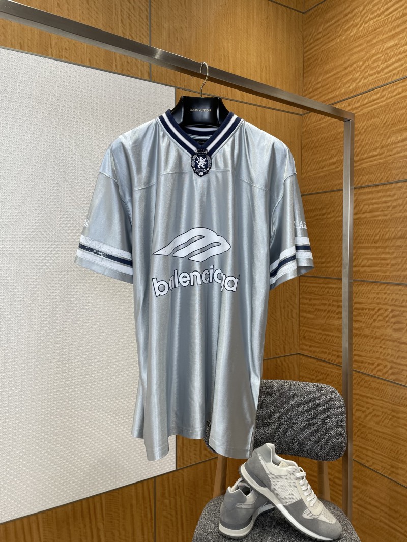Balenciaga Vintage Sports V-Neck Short-Sleeve T-Shirt 1 6