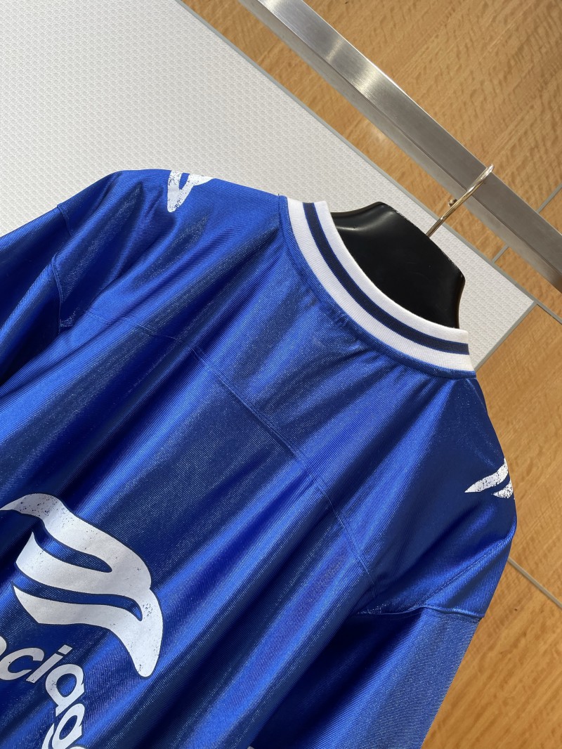 Balenciaga Vintage Sports V-Neck Short-Sleeve T-Shirt 3 5