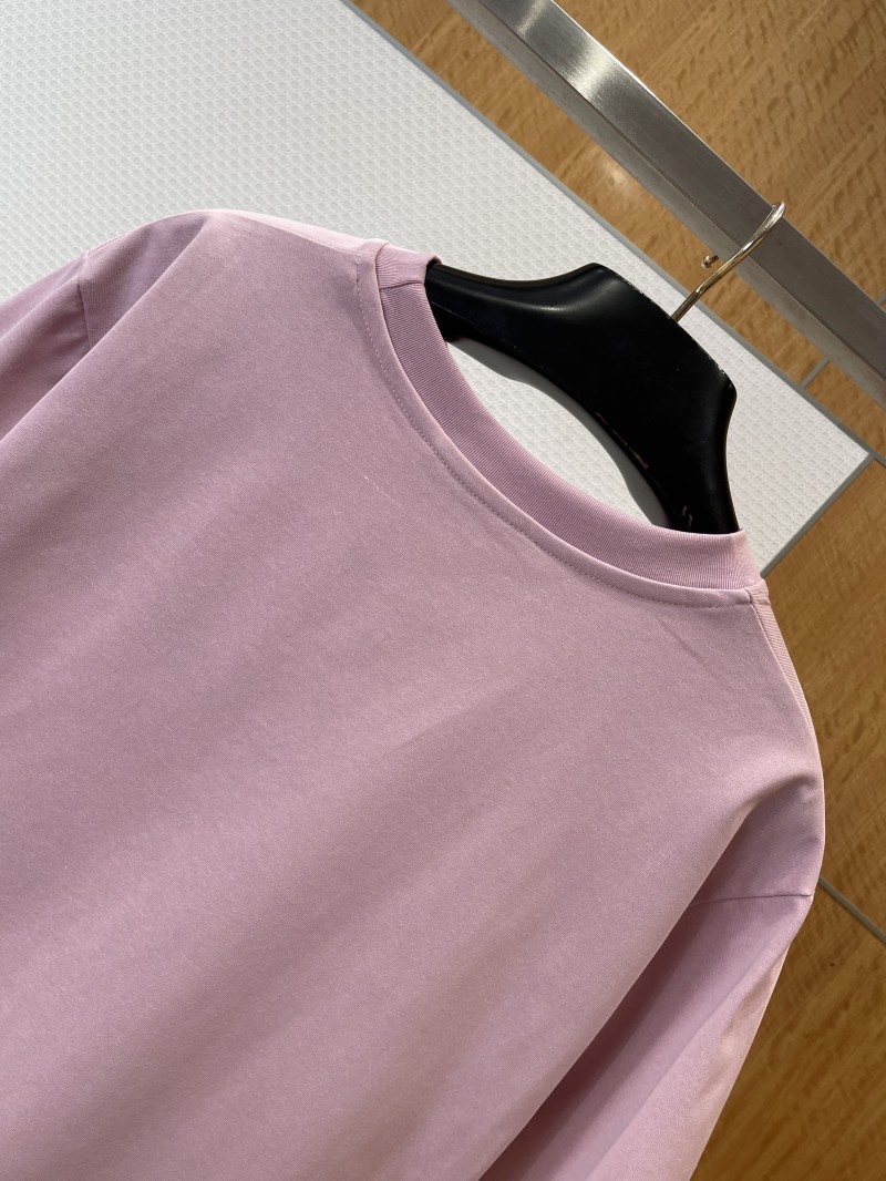 LV Leather Label Crew Neck Short Sleeve T-Shirt 5