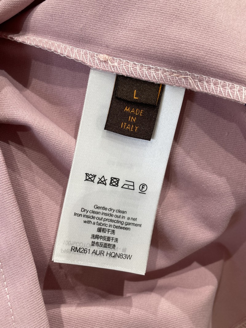 LV Leather Label Crew Neck Short Sleeve T-Shirt 8