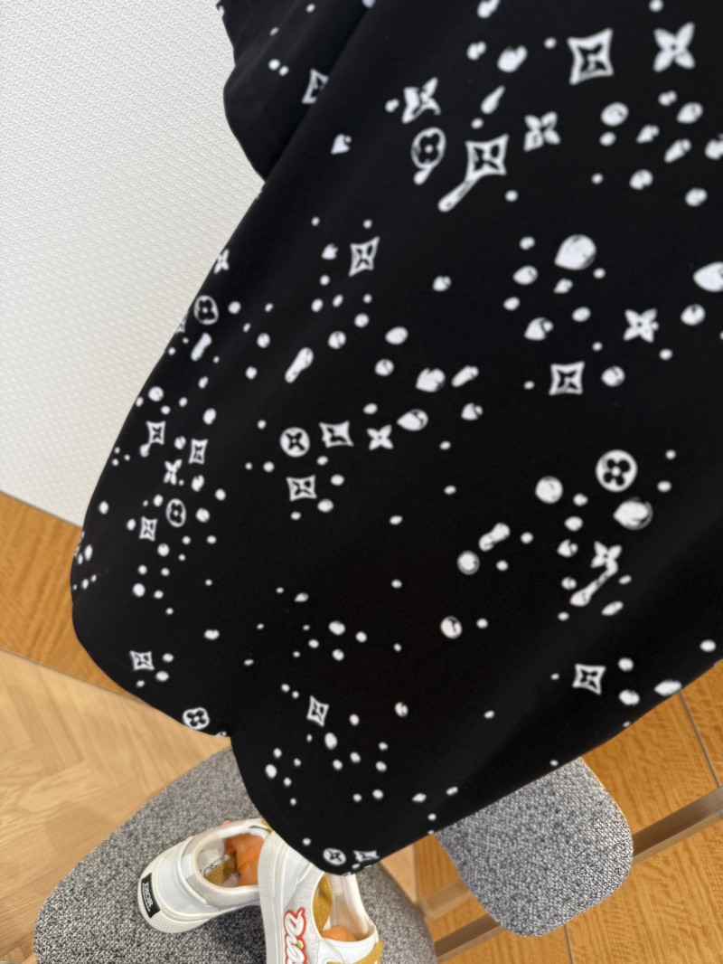 LV Droplet Print Letter Crew Neck Short Sleeve T-Shirt 5