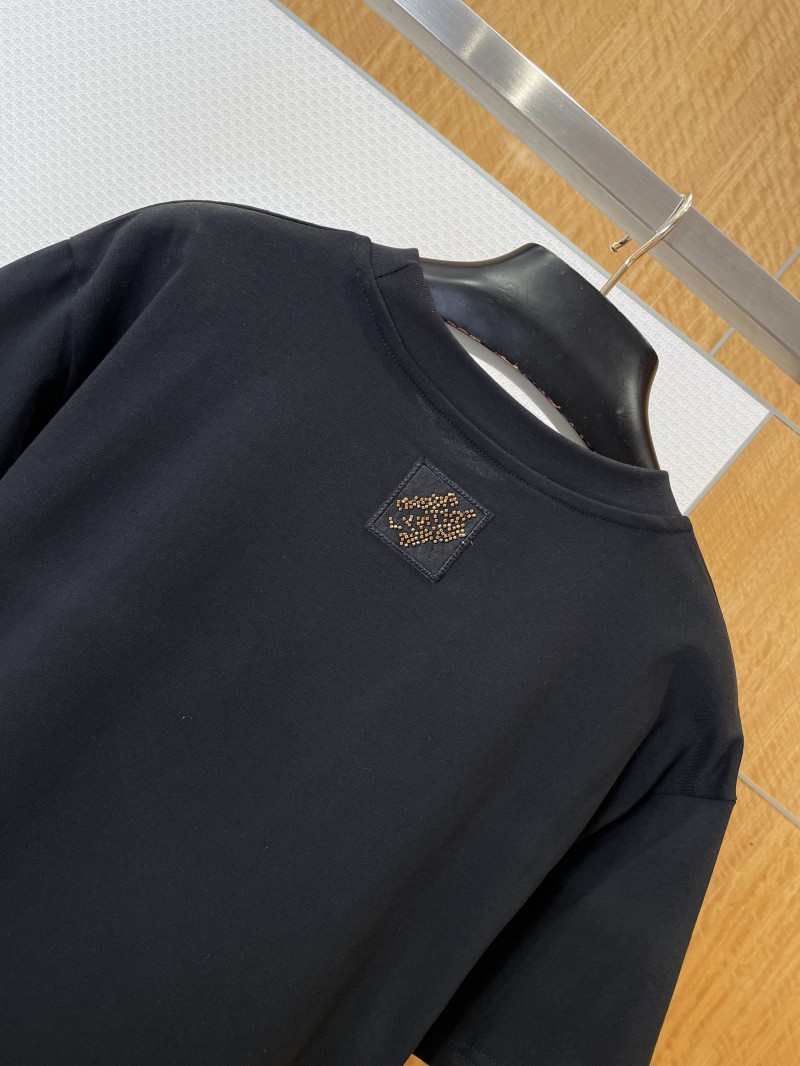 LV Sequined Letter Logo Short-Sleeve T-Shirt 2 5