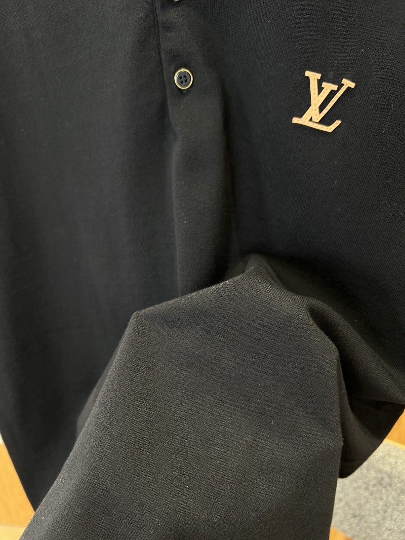 LV Letter-Embossed Minimalist Short-Sleeve Polo Shirt 4