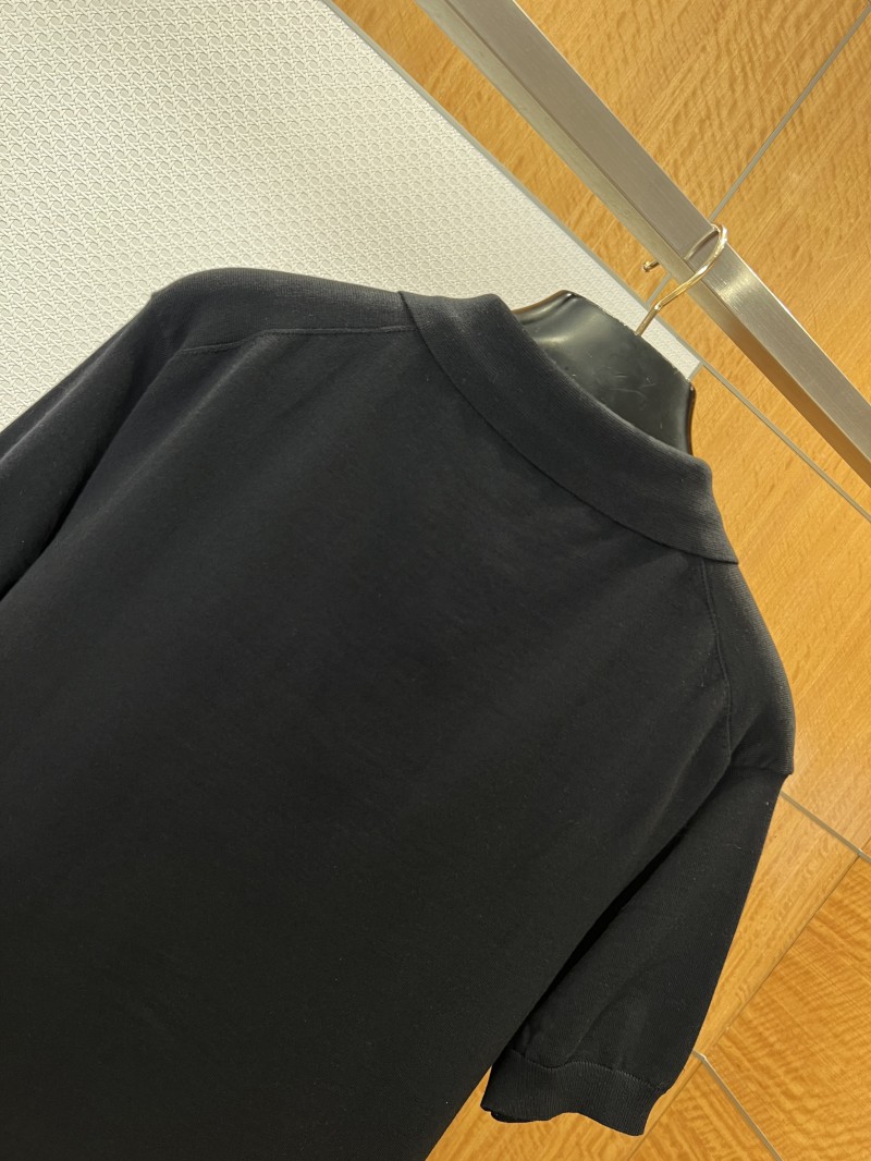 LV Letter-Embossed Minimalist Short-Sleeve Polo Shirt 5
