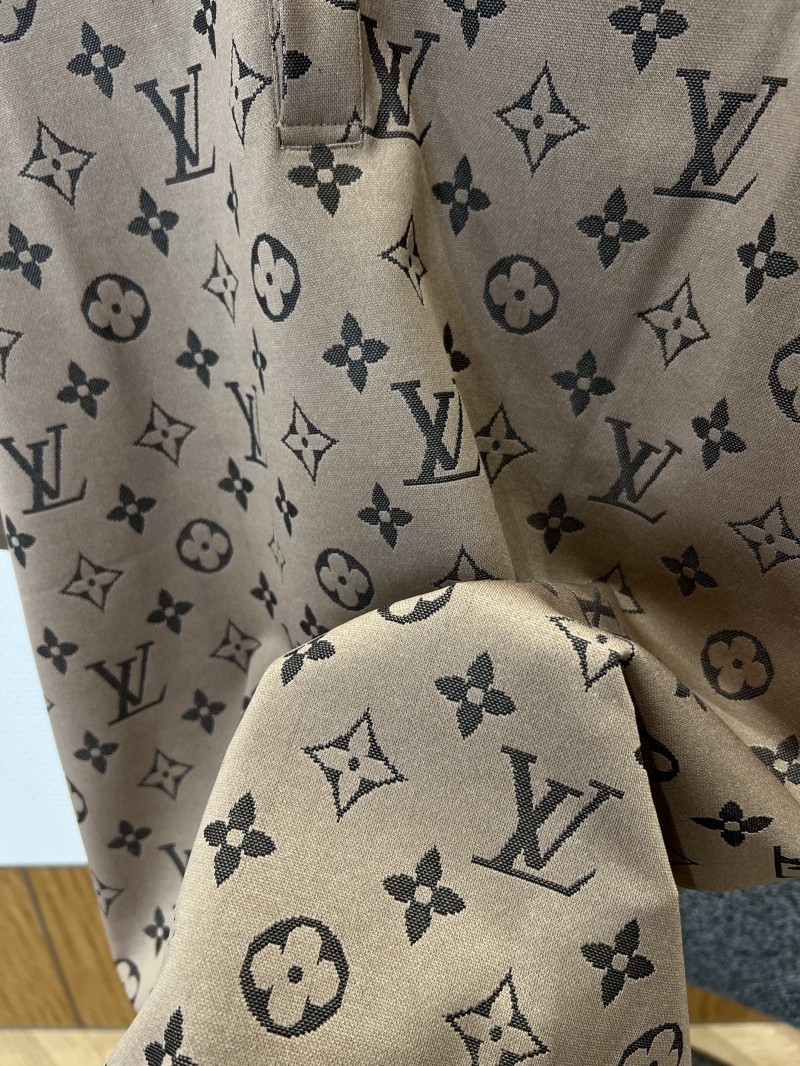 LV Classic Logo All-Over Print Short-Sleeve Polo Shirt 1 4
