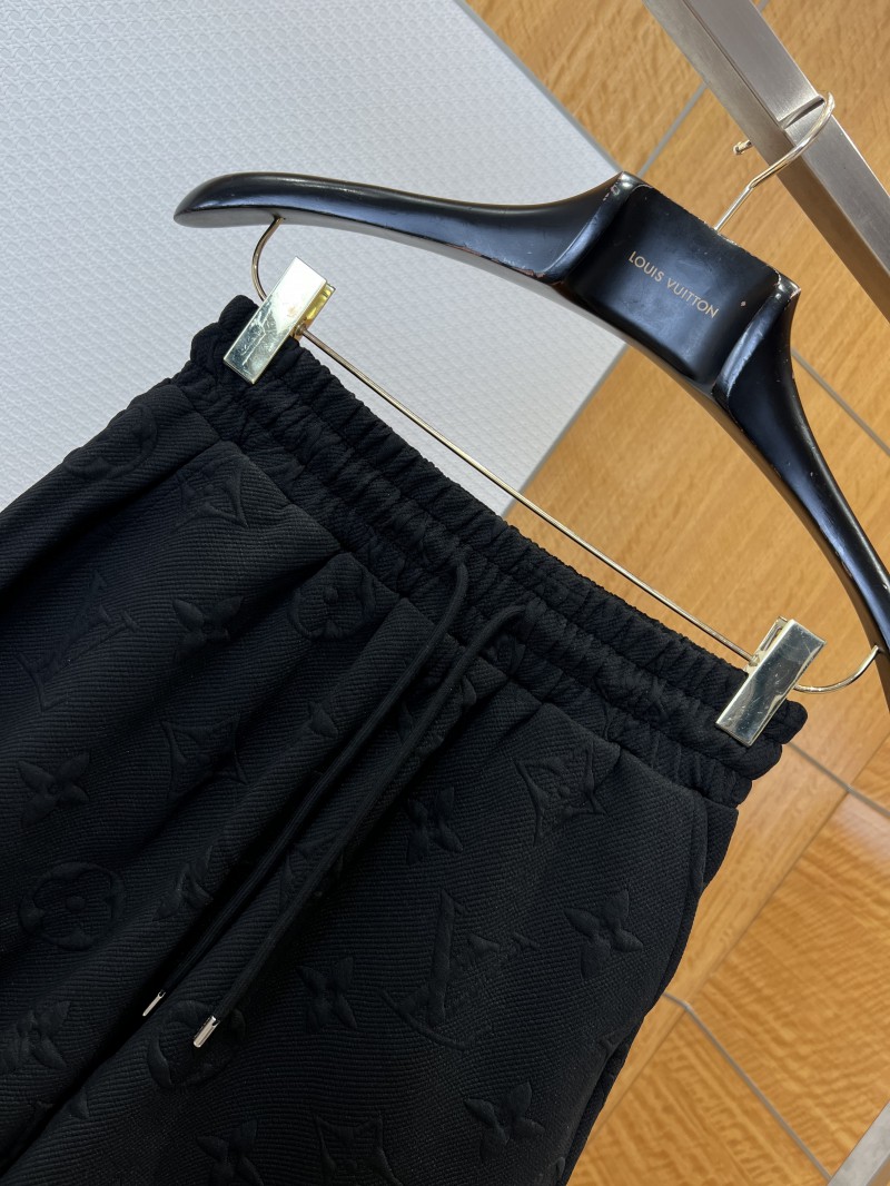 LV Logo-Embossed Drawstring Casual Shorts 2 2