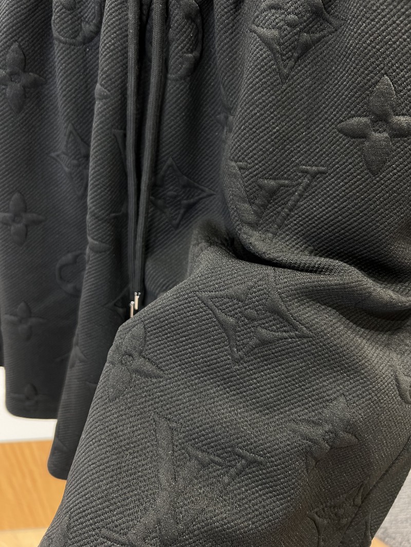 LV Logo-Embossed Drawstring Casual Shorts 2 4