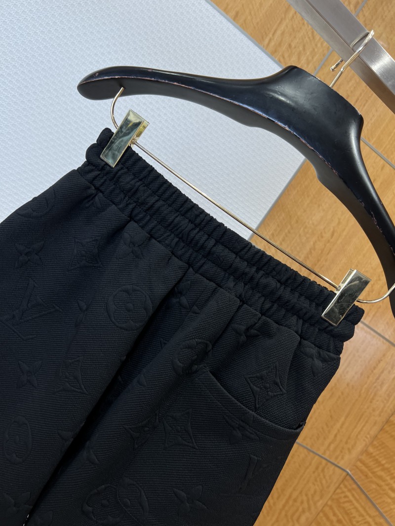 LV Logo-Embossed Drawstring Casual Shorts 2 5