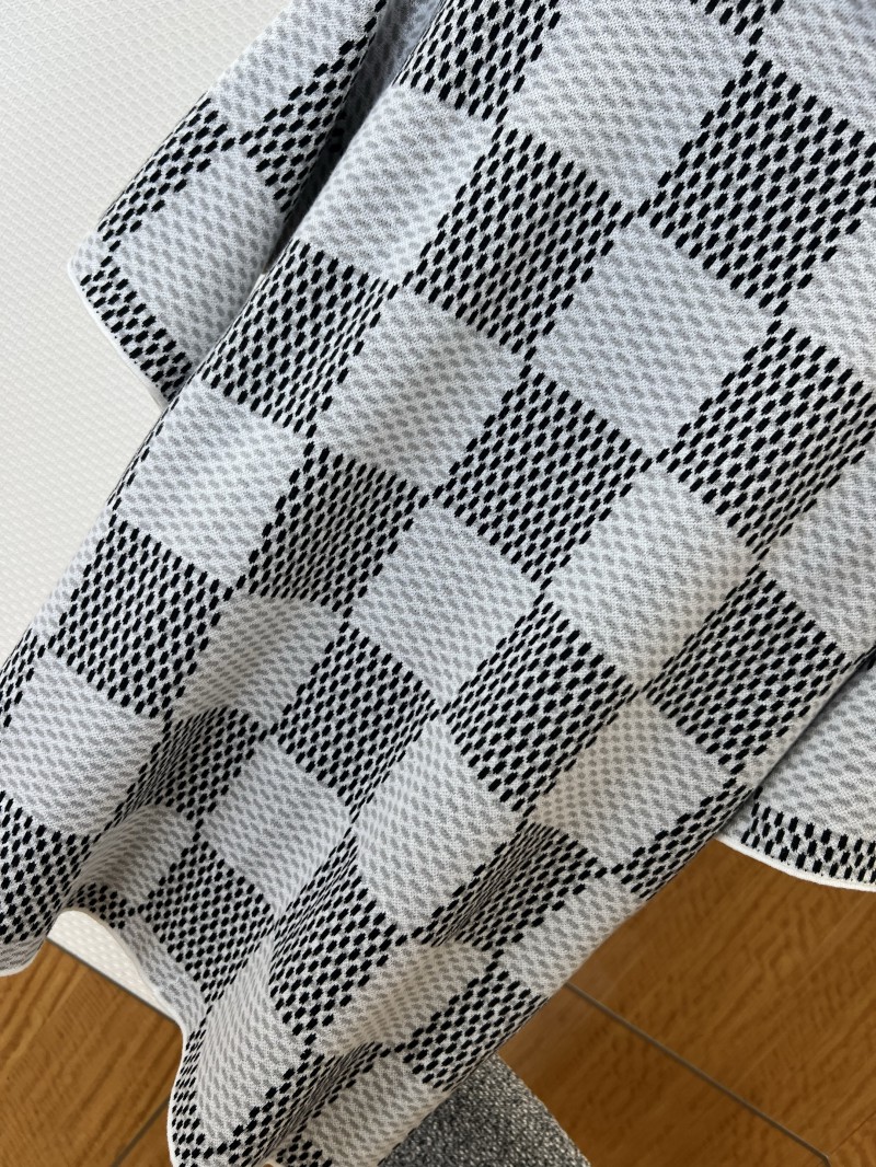 LV Classic Checkered Jacquard Knit Short-Sleeve T-Shirt 3 6