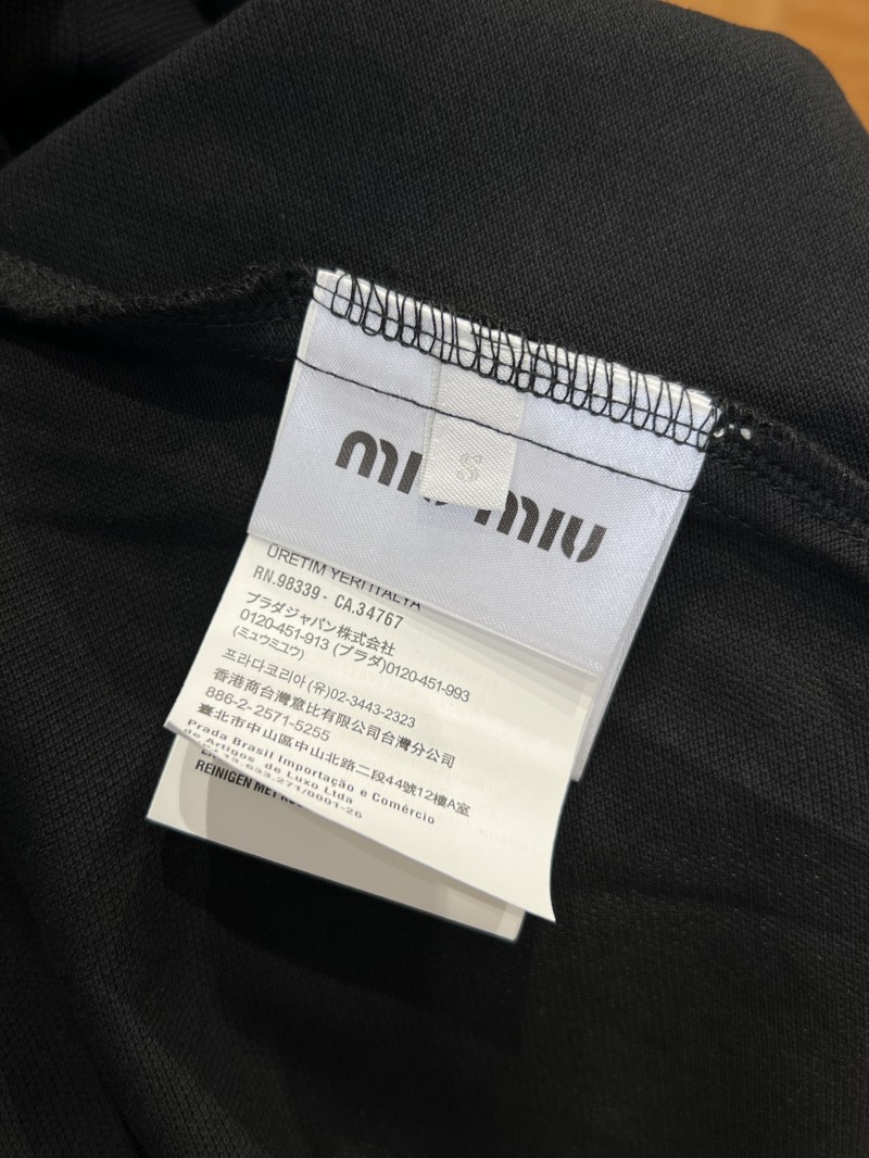 Miu Miu Color-Blocked Short-Sleeve Polo Shirt with Lapel 8