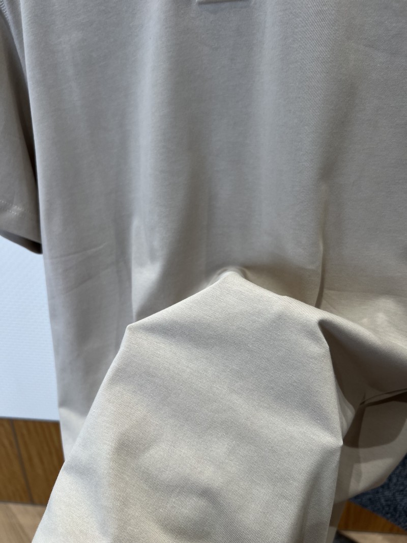 LV Embossed Logo Short-Sleeve T-Shirt 1 3