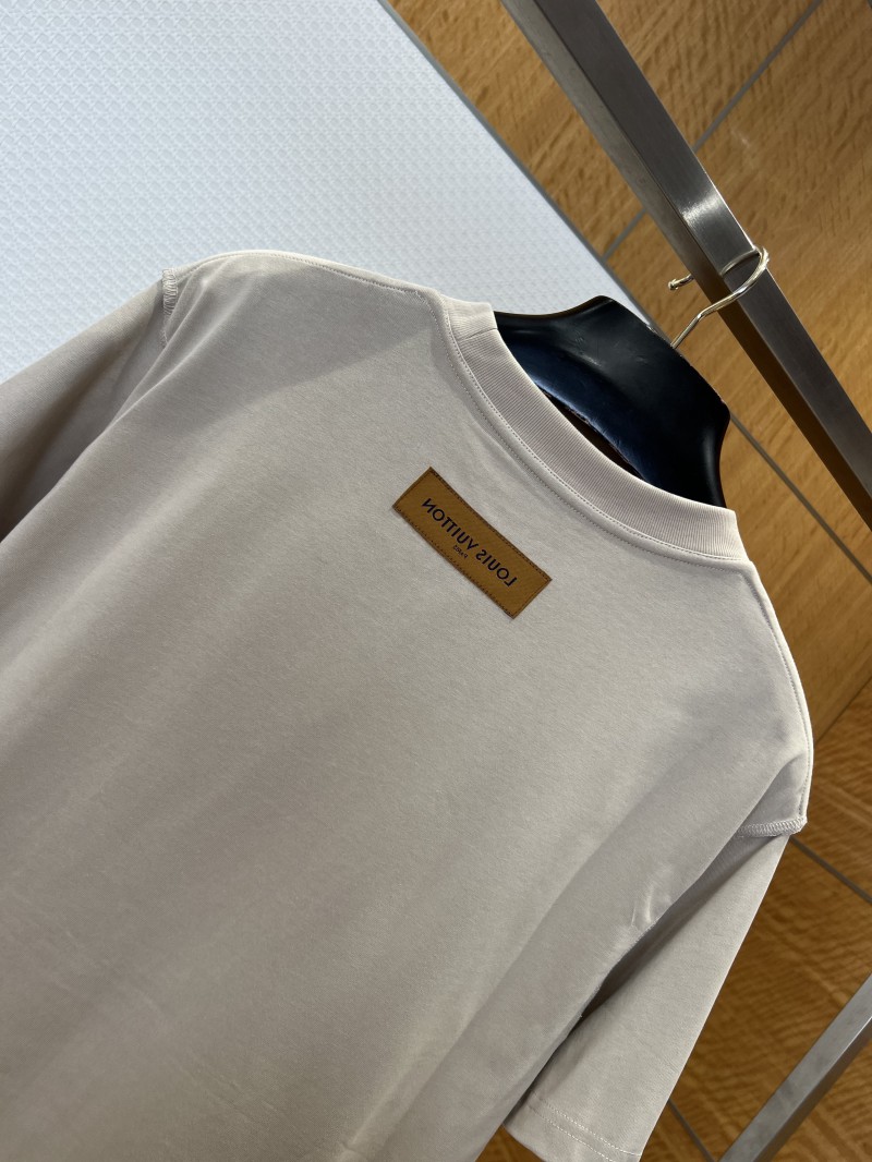 LV Embossed Logo Short-Sleeve T-Shirt 1 4