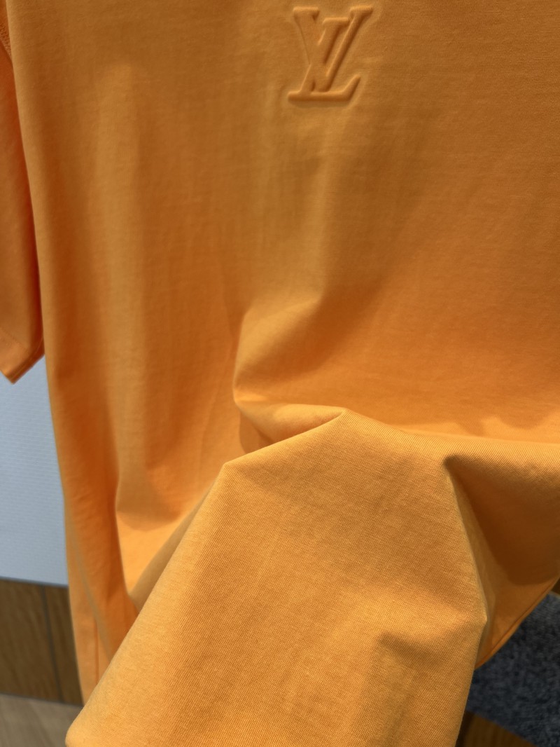 LV Embossed Logo Short-Sleeve T-Shirt 2 4