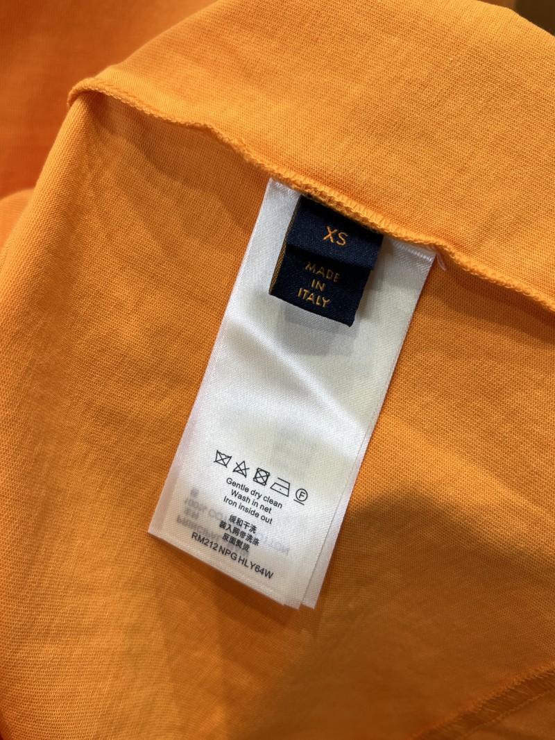 LV Embossed Logo Short-Sleeve T-Shirt 2 8