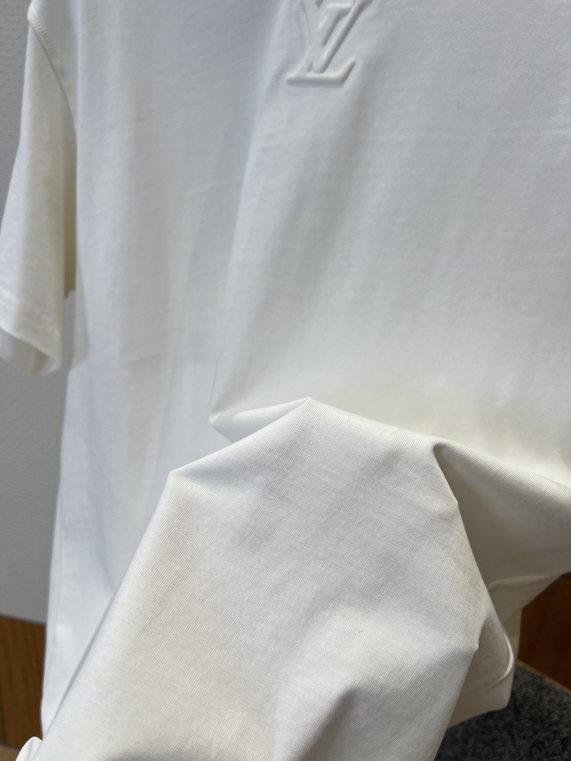 LV Embossed Logo Short-Sleeve T-Shirt 6 4