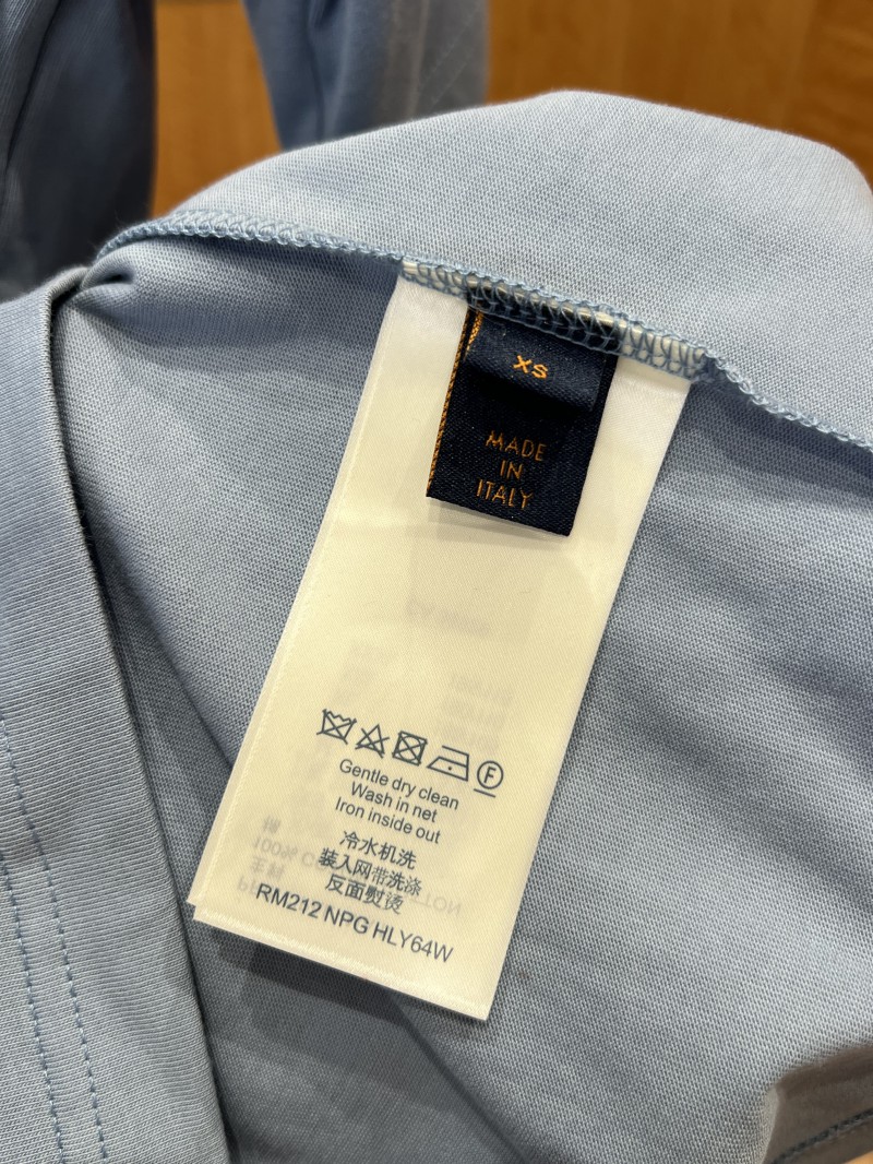 LV Embossed Logo Short-Sleeve T-Shirt 2 8