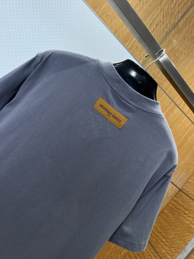 LV Embossed Logo Short-Sleeve T-Shirt 3 5
