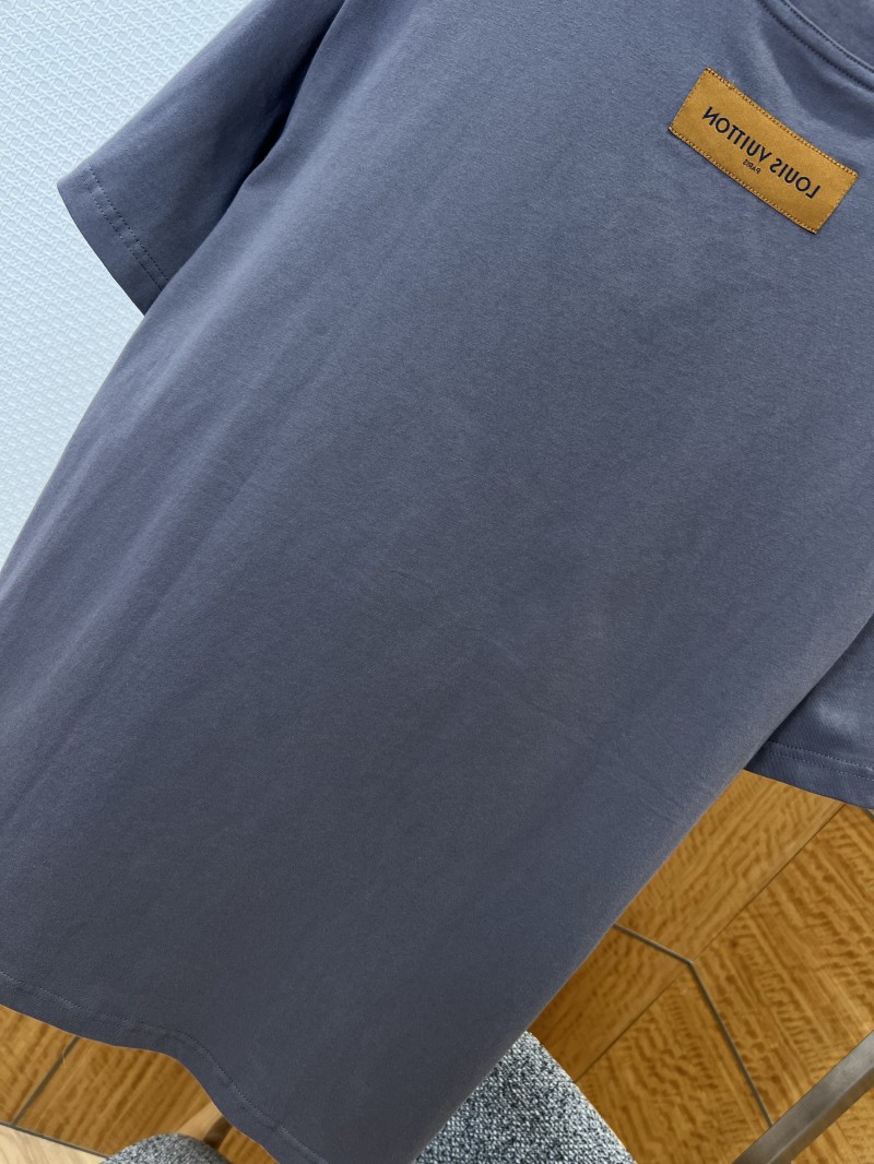 LV Embossed Logo Short-Sleeve T-Shirt 3 6