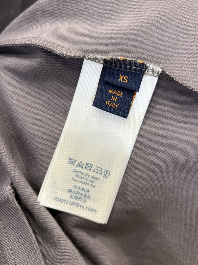 LV Embossed Logo Short-Sleeve T-Shirt 3 8