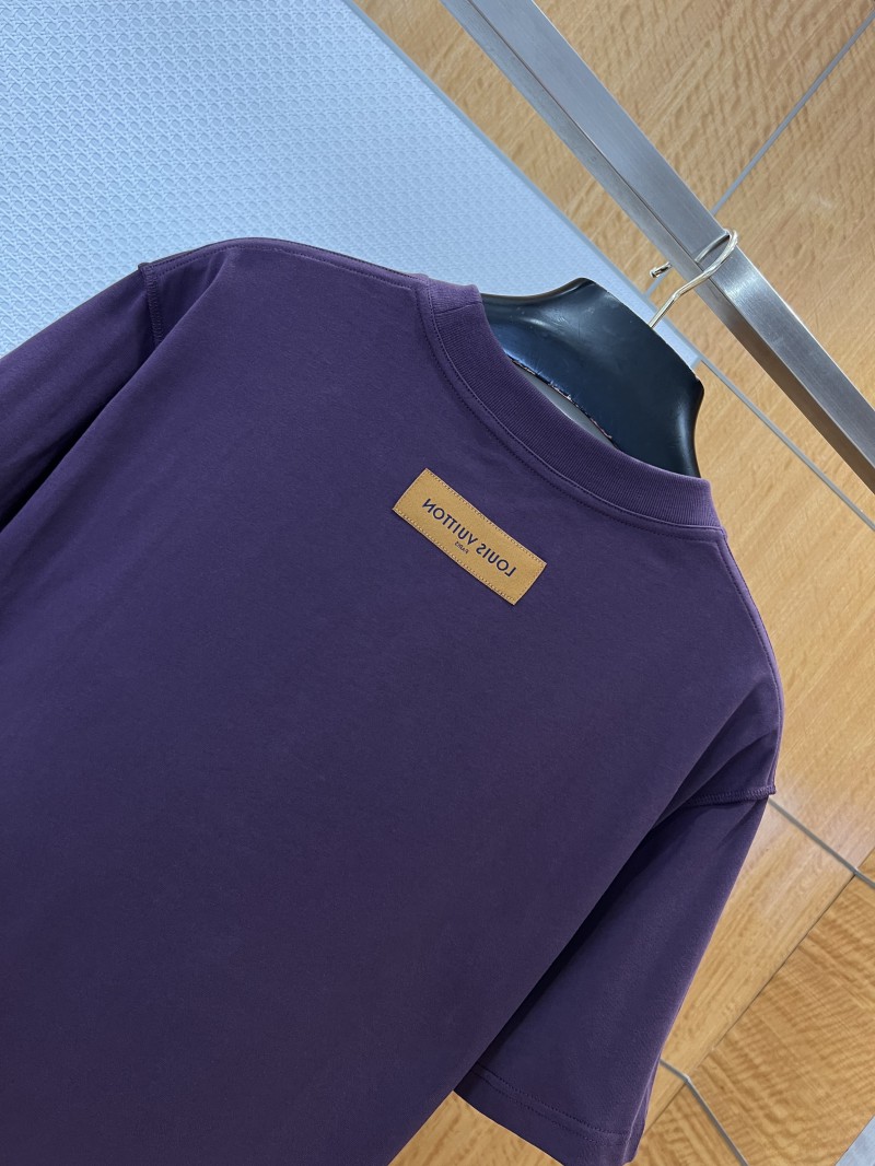 LV Embossed Logo Short-Sleeve T-Shirt 4 5