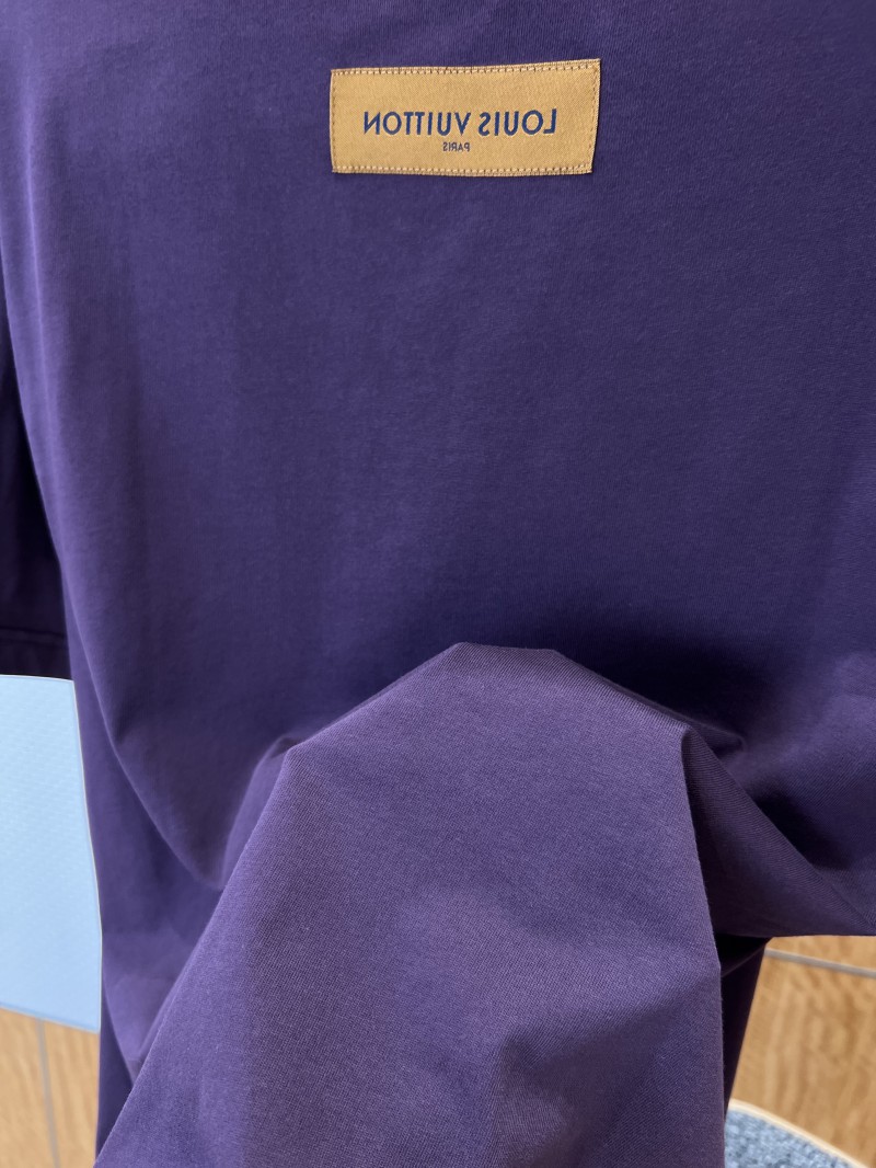 LV Embossed Logo Short-Sleeve T-Shirt 4 7