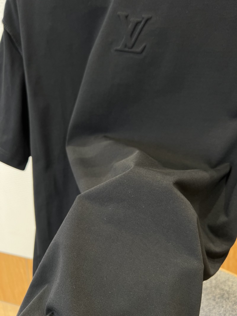 LV Embossed Logo Short-Sleeve T-Shirt 6 4