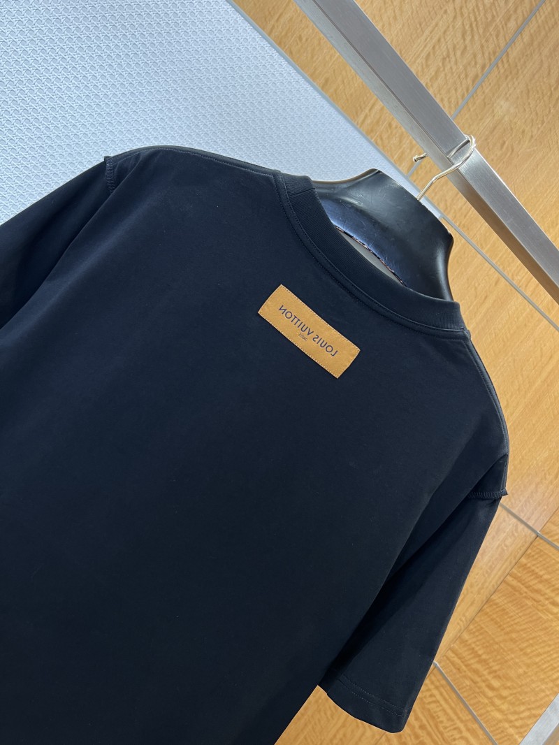 LV Embossed Logo Short-Sleeve T-Shirt 6 5