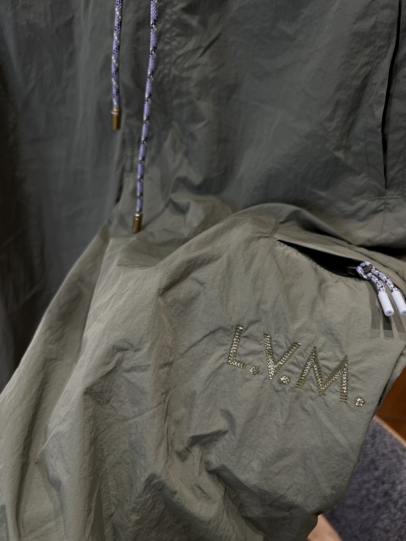 LV Functional-Style Multi-Pocket Drawstring Long pants 4