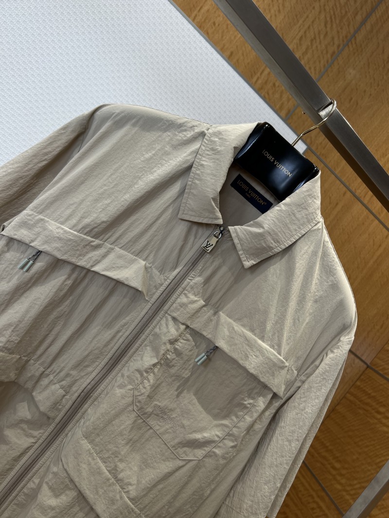 LV Functional Short-Sleeve Shirt with Multiple Pockets 2